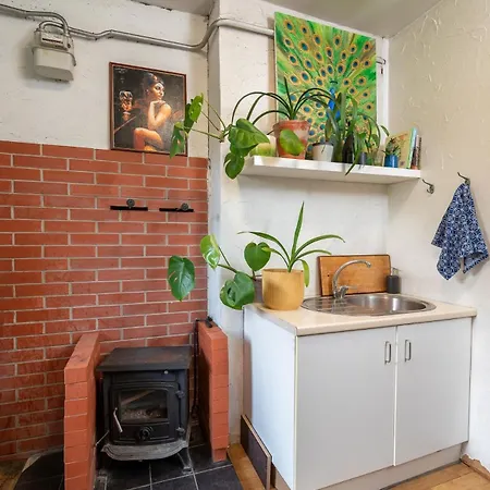 Urban Jungle 10min Walk To Old Town Apartment