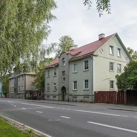 Urban Jungle 10min Walk To Old Town Apartment Tallinn